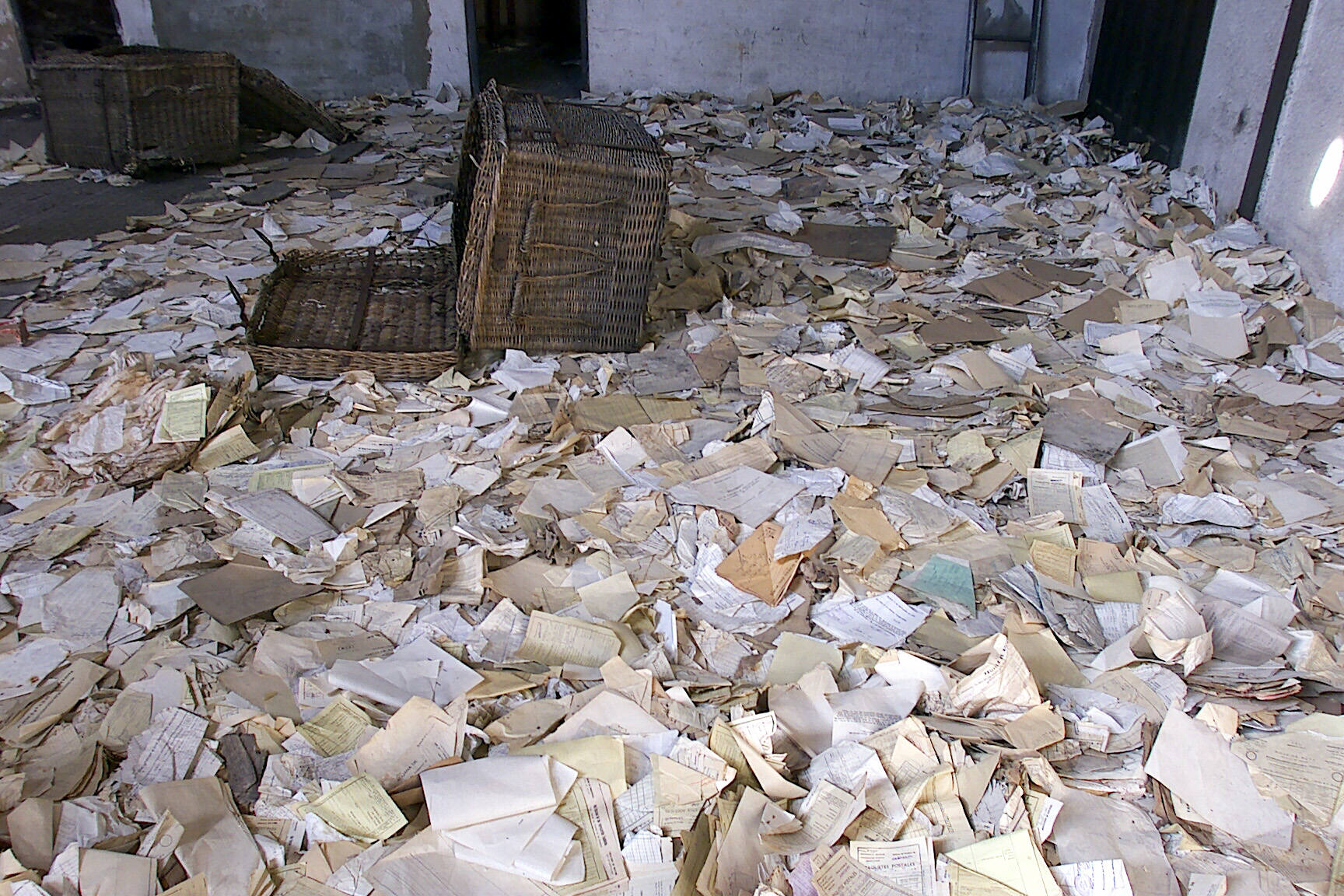 Documentos abandonados en la Estación de Canfranc | Oliver Duch